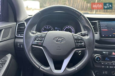 Внедорожник / Кроссовер Hyundai Tucson 2016 в 