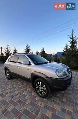 Внедорожник / Кроссовер Hyundai Tucson 2006 в 