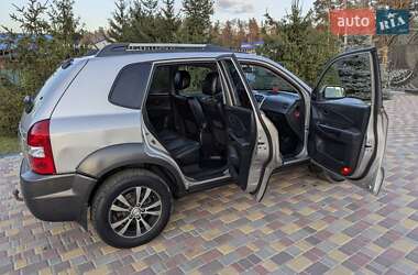 Внедорожник / Кроссовер Hyundai Tucson 2006 в 