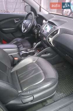Внедорожник / Кроссовер Hyundai Tucson 2012 в 