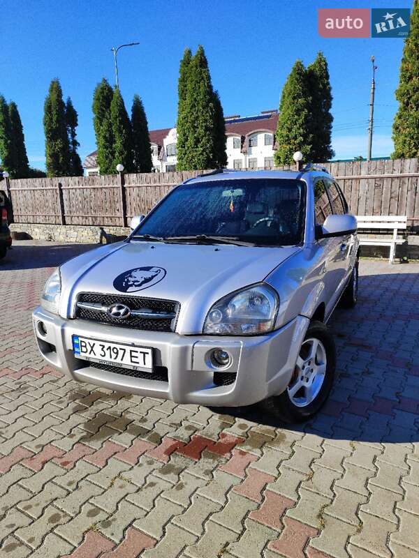 Внедорожник / Кроссовер Hyundai Tucson 2005 в 