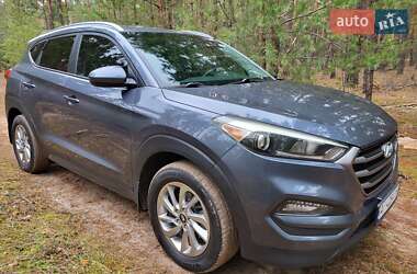 Внедорожник / Кроссовер Hyundai Tucson 2015 в 