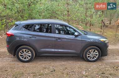 Внедорожник / Кроссовер Hyundai Tucson 2015 в 