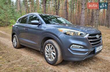 Внедорожник / Кроссовер Hyundai Tucson 2015 в 