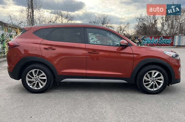 Внедорожник / Кроссовер Hyundai Tucson 2017 в 