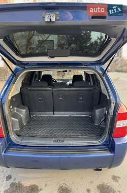 Внедорожник / Кроссовер Hyundai Tucson 2007 в 