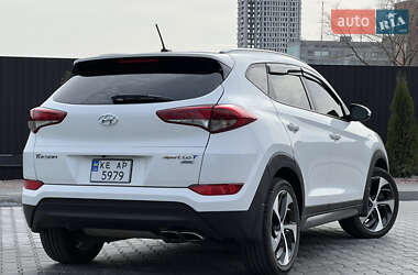 Внедорожник / Кроссовер Hyundai Tucson 2016 в 