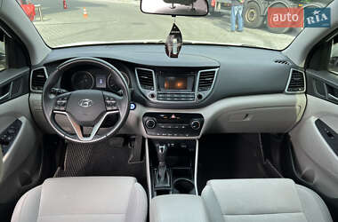 Внедорожник / Кроссовер Hyundai Tucson 2016 в 