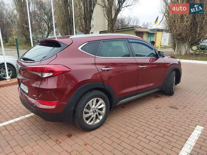Внедорожник / Кроссовер Hyundai Tucson 2016 в Прилуках