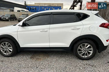 Внедорожник / Кроссовер Hyundai Tucson 2017 в 