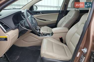 Позашляховик / Кросовер Hyundai Tucson 2016 в 