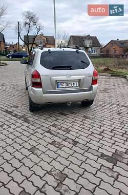 Внедорожник / Кроссовер Hyundai Tucson 2006 в 