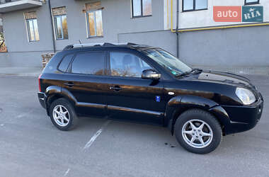 Внедорожник / Кроссовер Hyundai Tucson 2006 в 