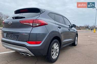 Внедорожник / Кроссовер Hyundai Tucson 2017 в 