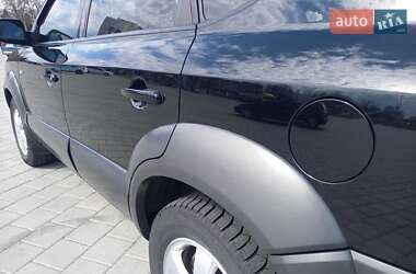 Внедорожник / Кроссовер Hyundai Tucson 2008 в 