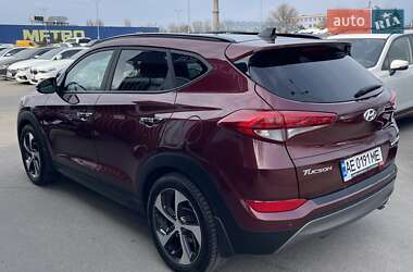 Позашляховик / Кросовер Hyundai Tucson 2016 в 