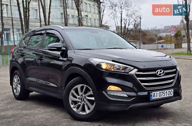 Внедорожник / Кроссовер Hyundai Tucson 2016 в 