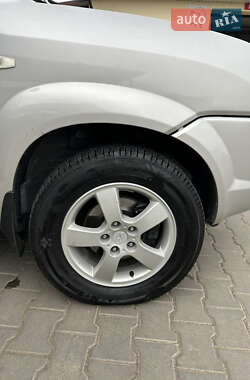 Позашляховик / Кросовер Hyundai Tucson 2006 в 