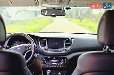 Внедорожник / Кроссовер Hyundai Tucson 2017 в 