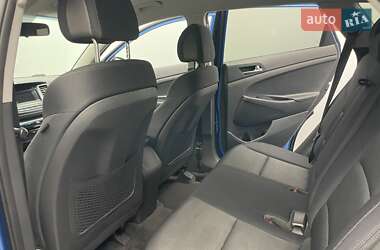 Внедорожник / Кроссовер Hyundai Tucson 2015 в 