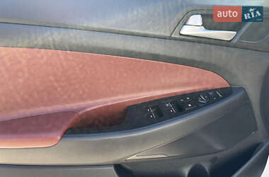 Внедорожник / Кроссовер Hyundai Tucson 2017 в 