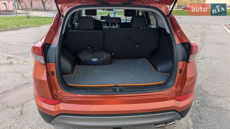 Позашляховик / Кросовер Hyundai Tucson 2016 в Харкові