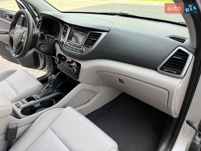 Позашляховик / Кросовер Hyundai Tucson 2016 в Дніпрі