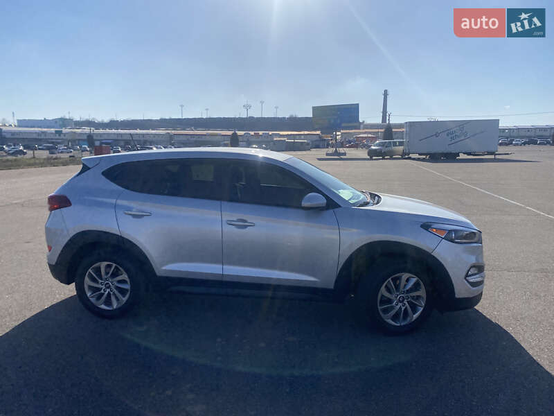 Позашляховик / Кросовер Hyundai Tucson 2016 в Одесі