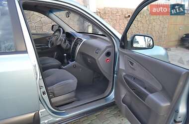 Внедорожник / Кроссовер Hyundai Tucson 2006 в 