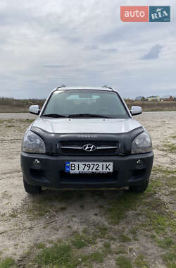 Внедорожник / Кроссовер Hyundai Tucson 2010 в 