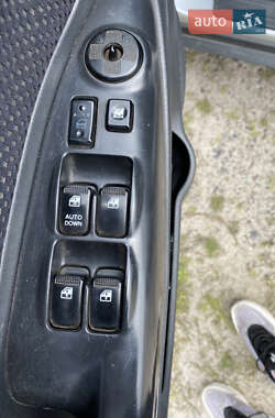 Внедорожник / Кроссовер Hyundai Tucson 2010 в 