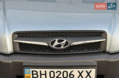 Внедорожник / Кроссовер Hyundai Tucson 2009 в 