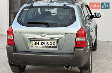 Внедорожник / Кроссовер Hyundai Tucson 2009 в 