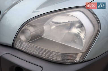 Внедорожник / Кроссовер Hyundai Tucson 2006 в 