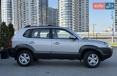 Внедорожник / Кроссовер Hyundai Tucson 2007 в 