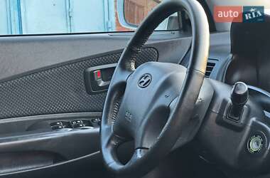 Позашляховик / Кросовер Hyundai Tucson 2012 в 