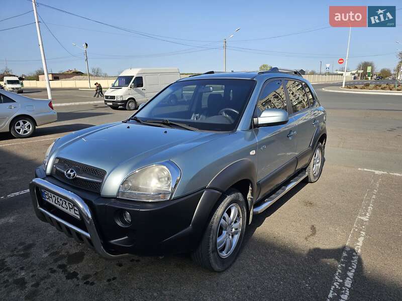 Внедорожник / Кроссовер Hyundai Tucson 2007 в 