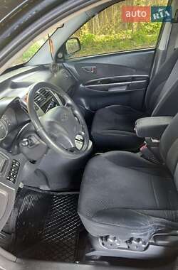 Внедорожник / Кроссовер Hyundai Tucson 2006 в 