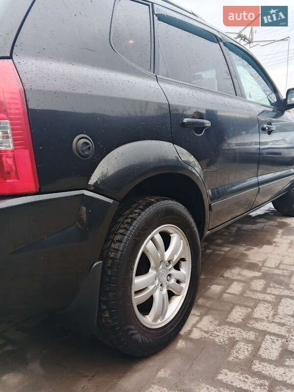 Внедорожник / Кроссовер Hyundai Tucson 2006 в Остроге