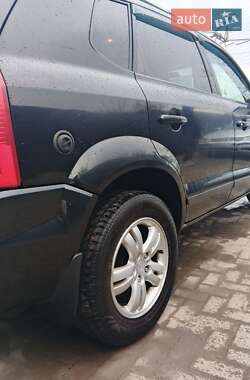Внедорожник / Кроссовер Hyundai Tucson 2006 в 