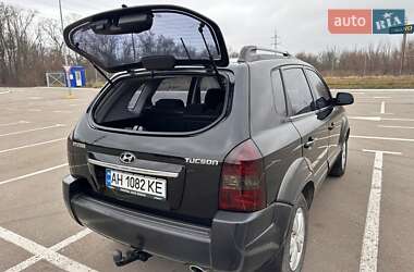 Внедорожник / Кроссовер Hyundai Tucson 2009 в 