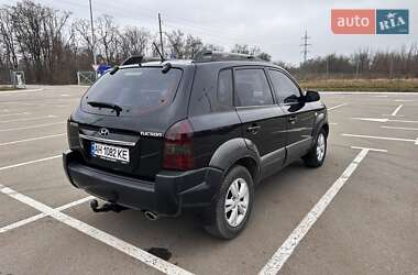 Внедорожник / Кроссовер Hyundai Tucson 2009 в 