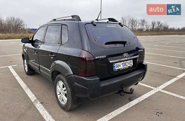 Внедорожник / Кроссовер Hyundai Tucson 2009 в 