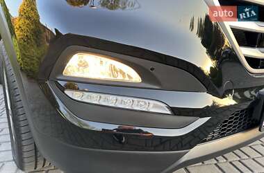 Позашляховик / Кросовер Hyundai Tucson 2016 в 