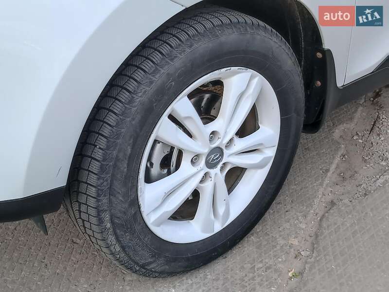 Внедорожник / Кроссовер Hyundai Tucson 2010 в Харькове