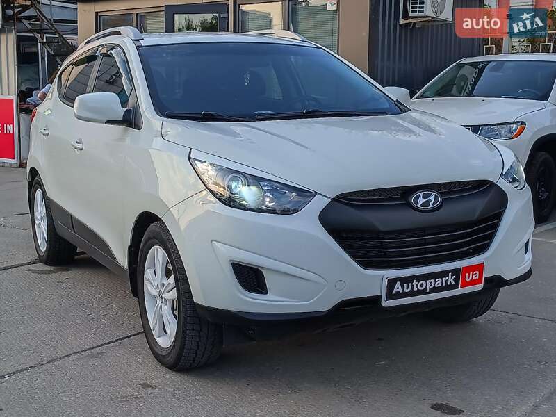 Внедорожник / Кроссовер Hyundai Tucson 2010 в Харькове