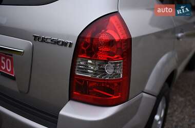 Внедорожник / Кроссовер Hyundai Tucson 2009 в 