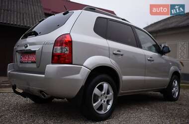 Внедорожник / Кроссовер Hyundai Tucson 2009 в 