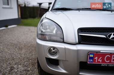 Внедорожник / Кроссовер Hyundai Tucson 2009 в 