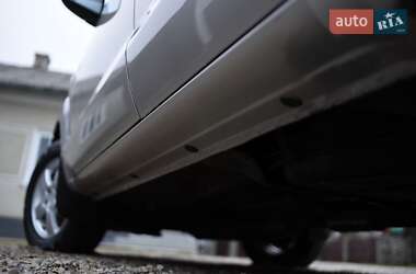 Внедорожник / Кроссовер Hyundai Tucson 2009 в 